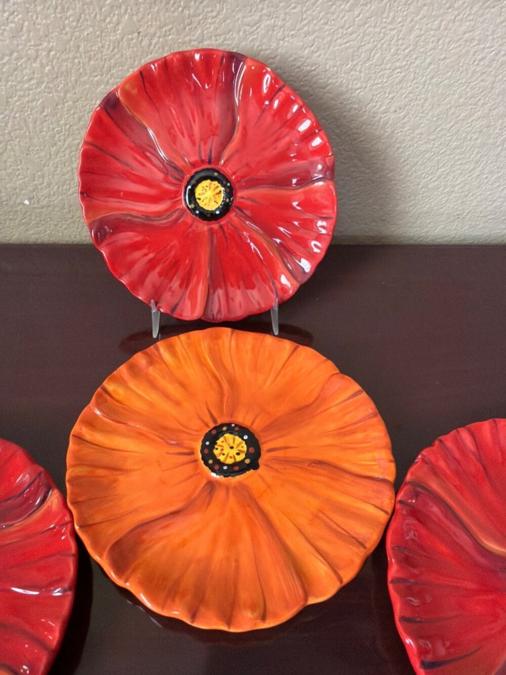 Set of 4 Clay Art Poppies Figural Appetizer Plates Red Orange Floral Ceramic 6" - Picture 2 of 12